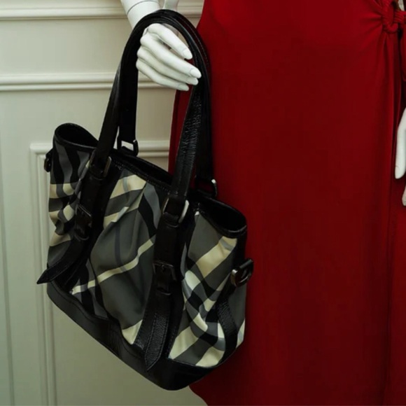 Burberry Black & Gray Beat Check Lowry Tote Convertible Crossbody - Picture 4 of 8